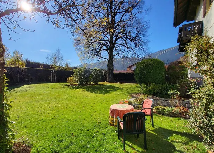 Grosse Mit Garten Und Bergblick דירה *